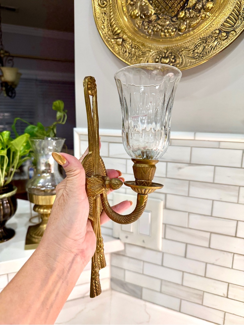 Vintage Brass Pair of Candle Holder Wall Sconces-H 11.5inches with glass pegs - Picture 3 of 3